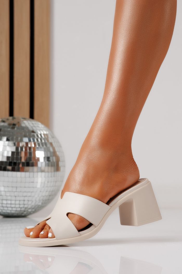 Női magas sarkú papucs fehér öko bőrből készült Niki #24979