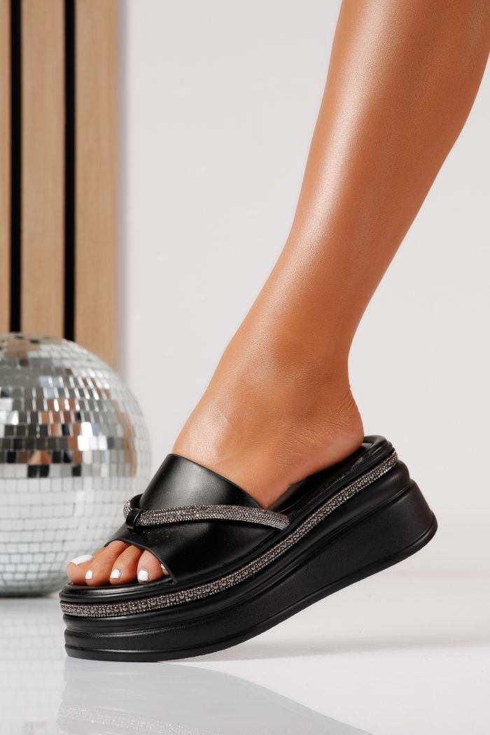 Női platform papucsok fekete öko bőrből készült Belina #24748