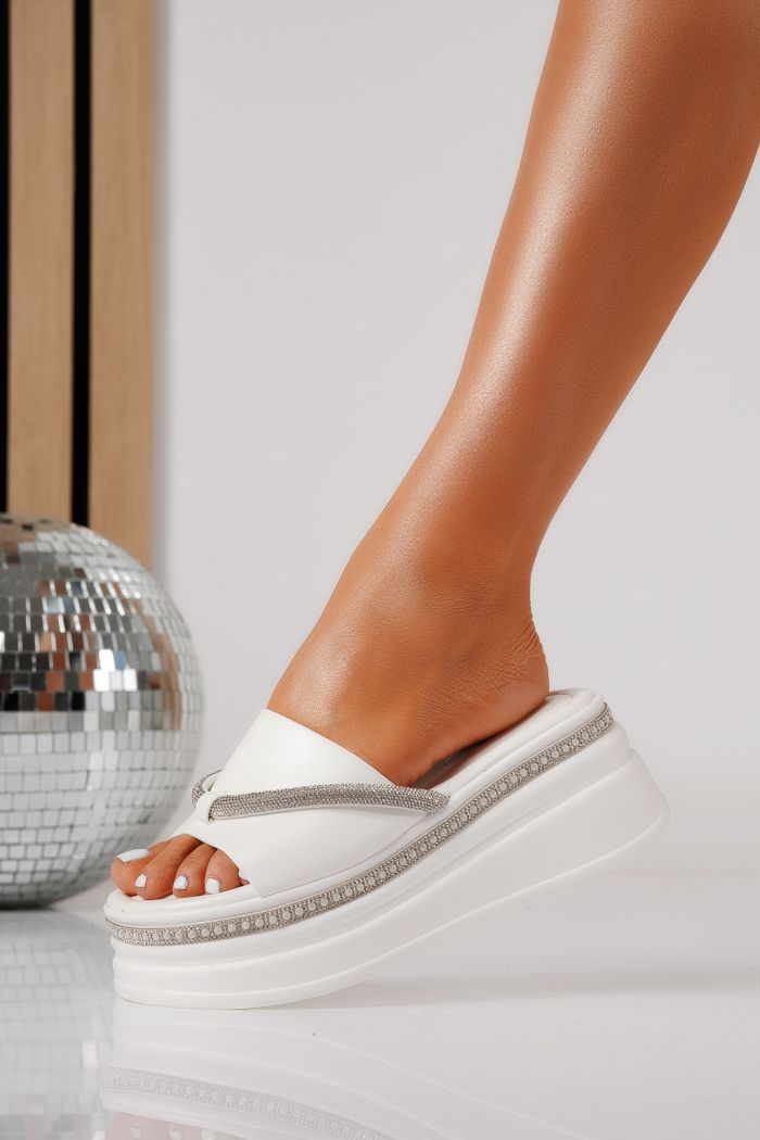 Női platform papucsok fehéri öko bőrből készült Belina #24749