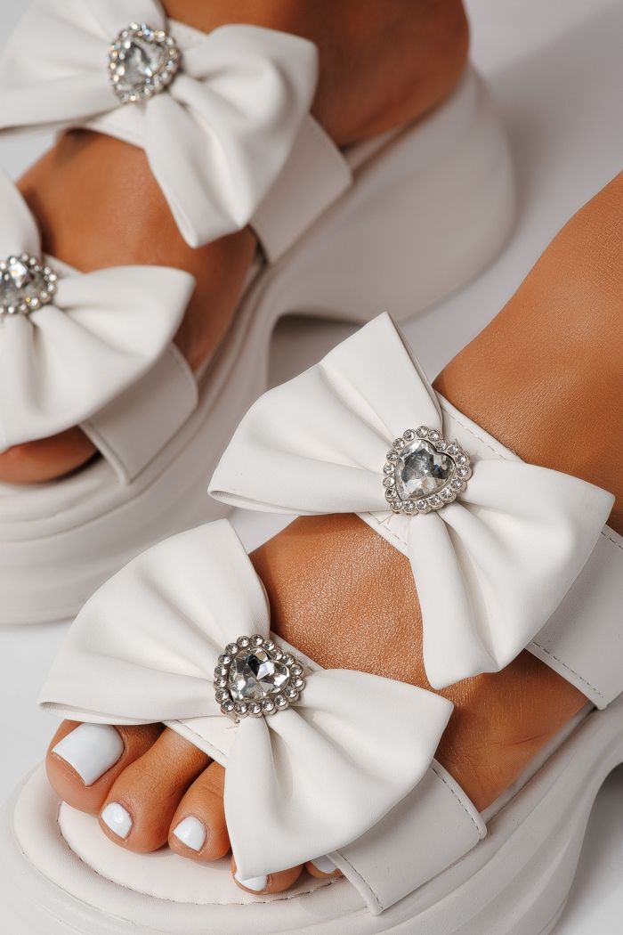 Női papucsok fehér öko bőrből készült Amaya #25192