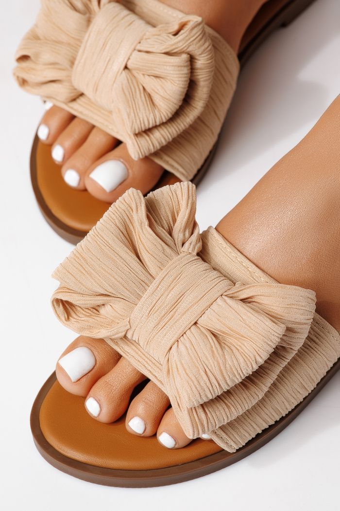 Női papucsok bézs textil anyagból készült Zaida #25065