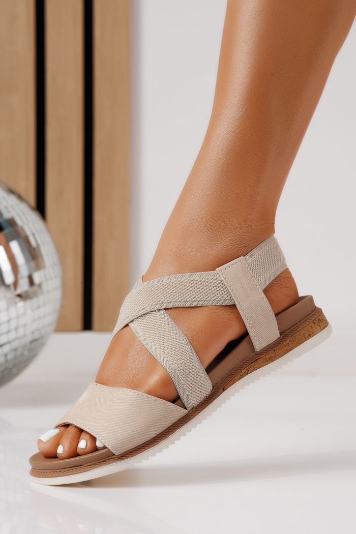 Női alacsony sarkú szandálok bézs öko bőrből készült Yara #25153