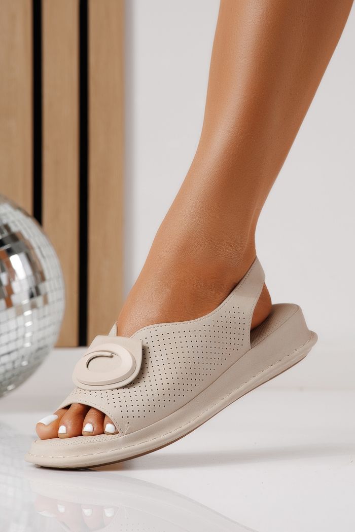 Női alacsony sarkú szandálok bézs öko bőrből készült Zaria #25173