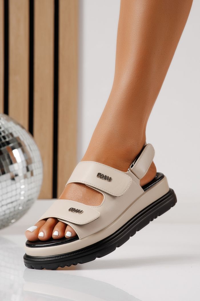 Női platform szandálok bézs öko bőrből készült Clover #25083
