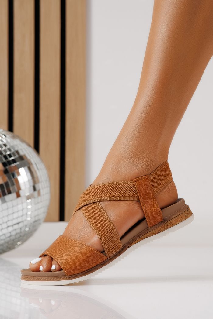 Női alacsony sarkú szandálok barna öko bőrből készült Yara #25154