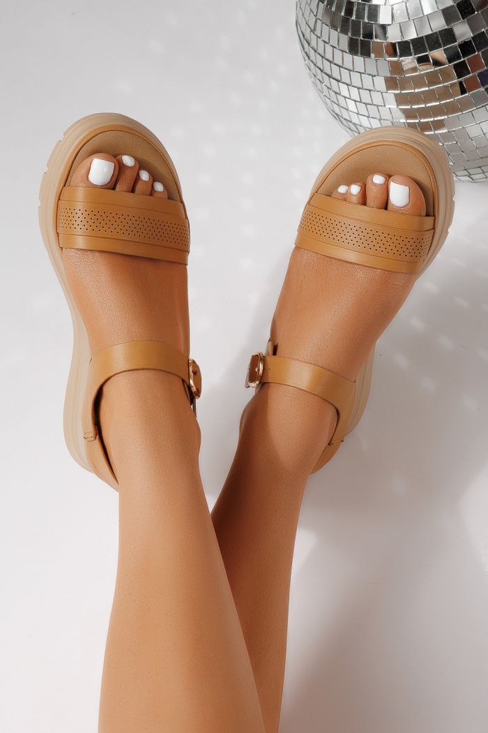 Női platform szandálok barna öko bőrből készült Gisela #25024