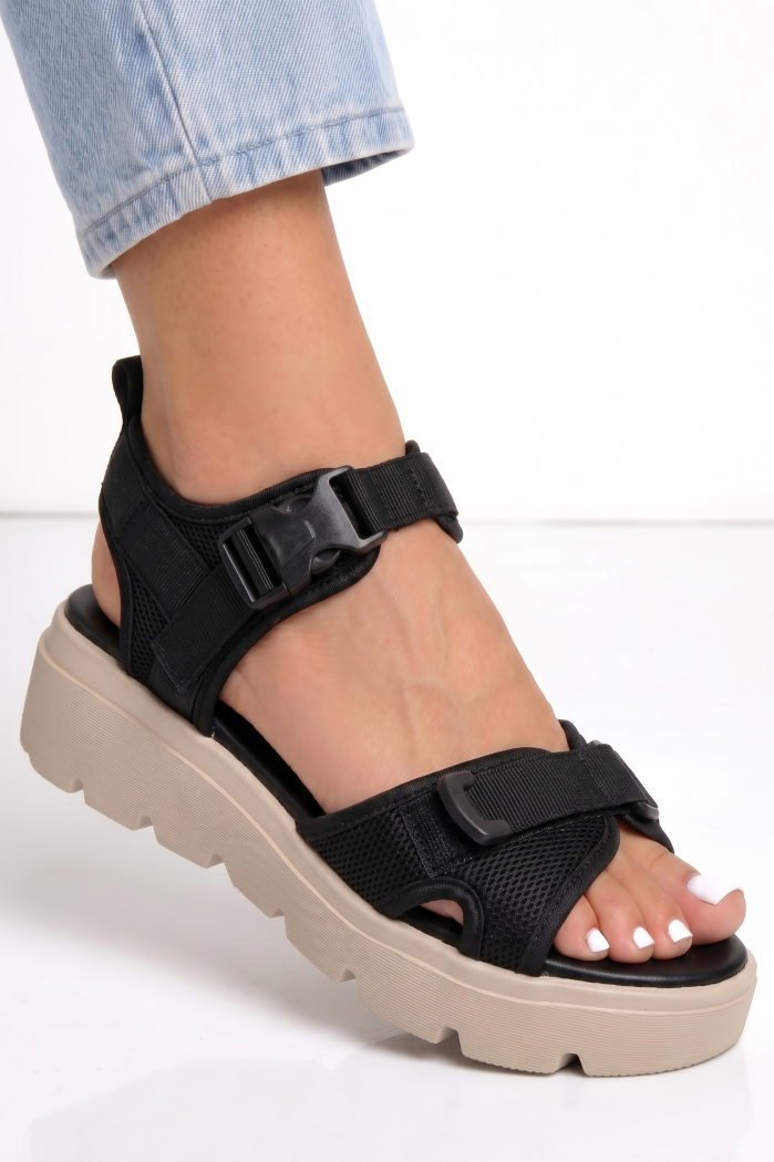 Női platform szandálok fekete textil anyagból készült Grace #25363
