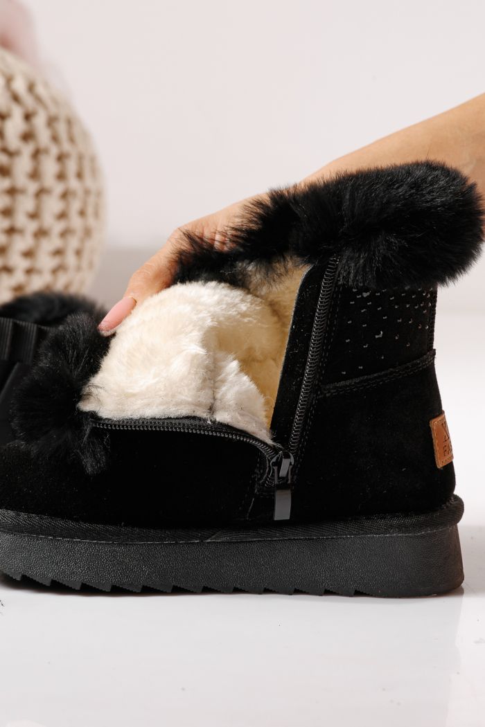Lányoknak való fekete, UGG típusú, szőrmével bélelt csizma természetes velúrbőrből Katy #30287