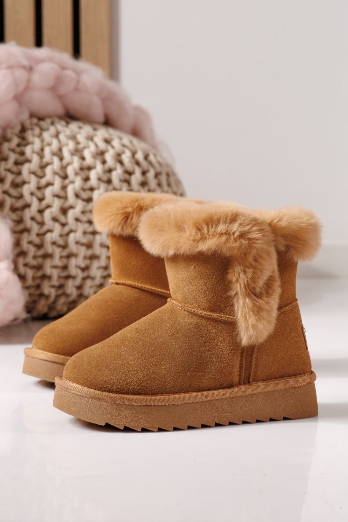 Lányoknak való barna, UGG típusú, szőrmével bélelt csizma természetes velúrbőrből Lili #30276