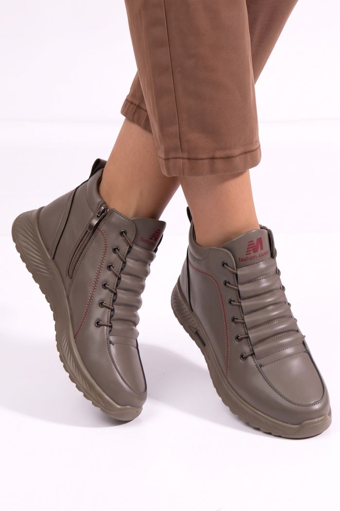 Női szőrmével bélelt csizma khaki öko bőrből készült Capucine #30535