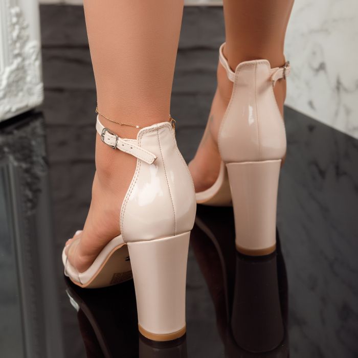 Дамски сандали с ток Fatima бежови #11120