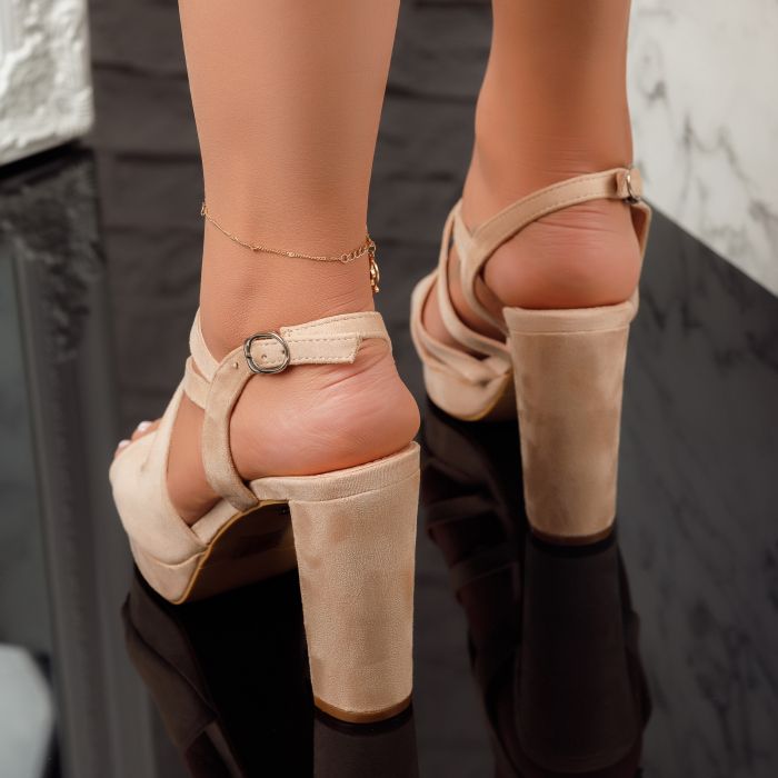 Дамски сандали с ток Addison бежово #11136